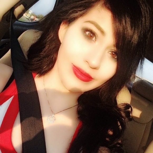 Meet your Posher, Melissa - Picture 1 of 1